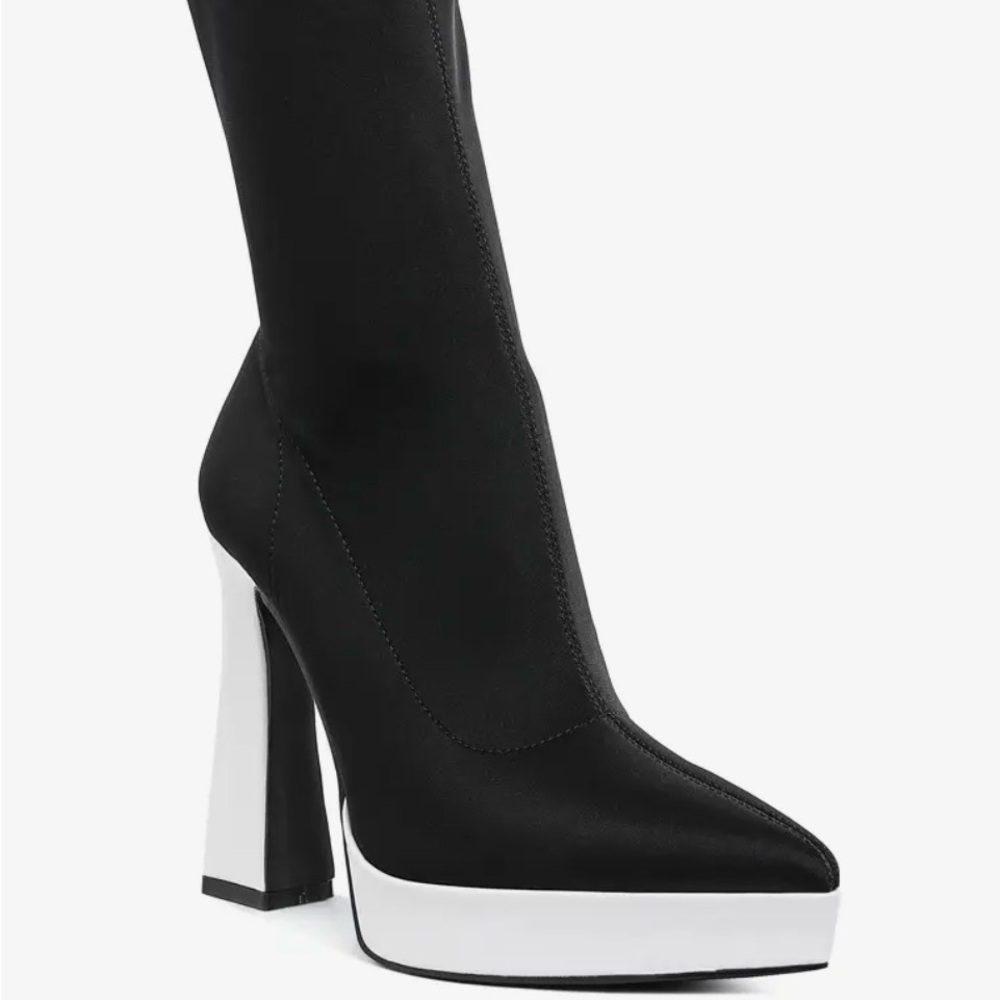 Elegant Black Women's Boots - Picture 4 of 4